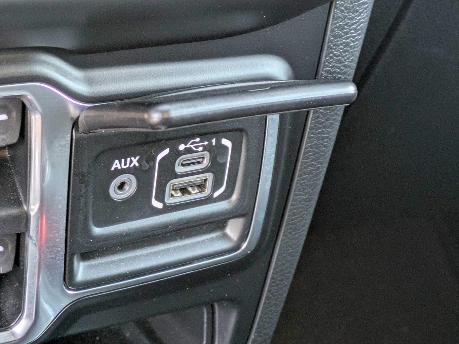 Thumbnail: 2020 Jeep Wrangler - 27