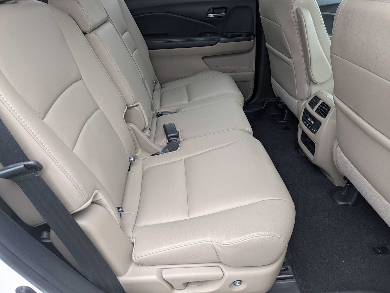 Thumbnail: 2017 Honda Pilot - 20