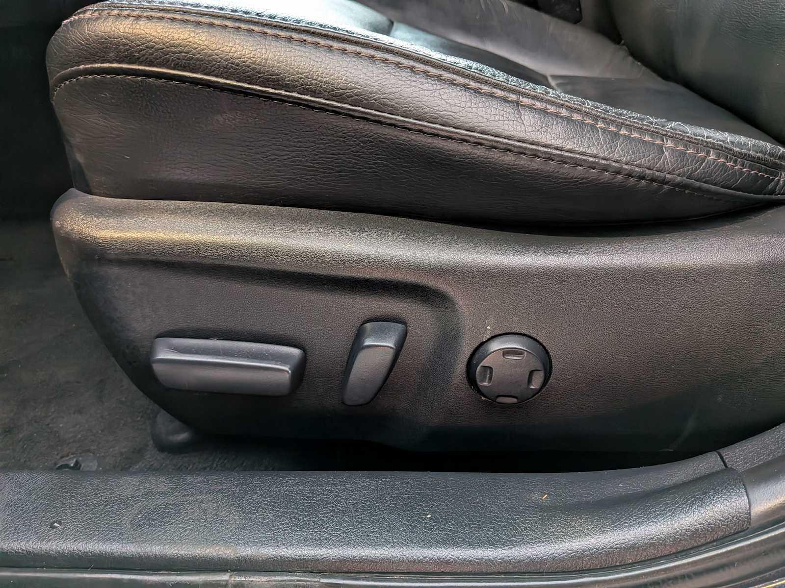 Thumbnail: 2018 Toyota Avalon - 15