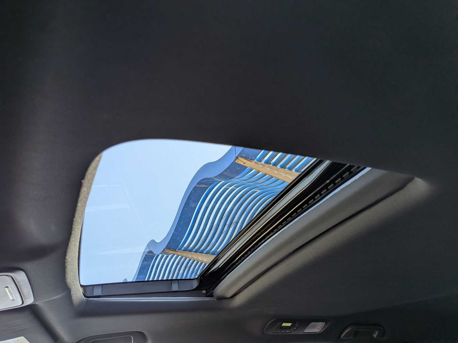 Thumbnail: 2023 Honda Odyssey - 17