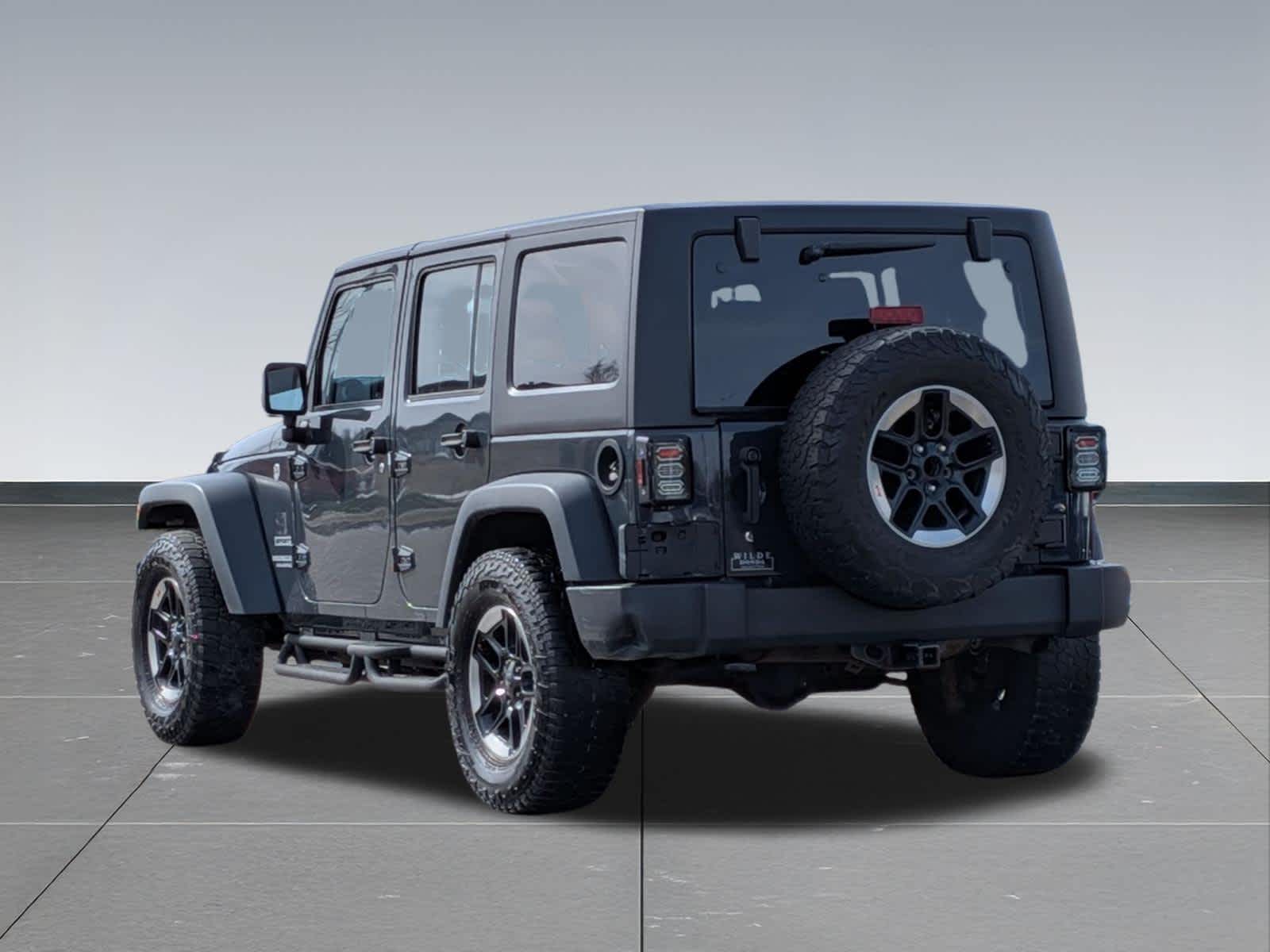 Thumbnail: 2017 Jeep Wrangler - 3