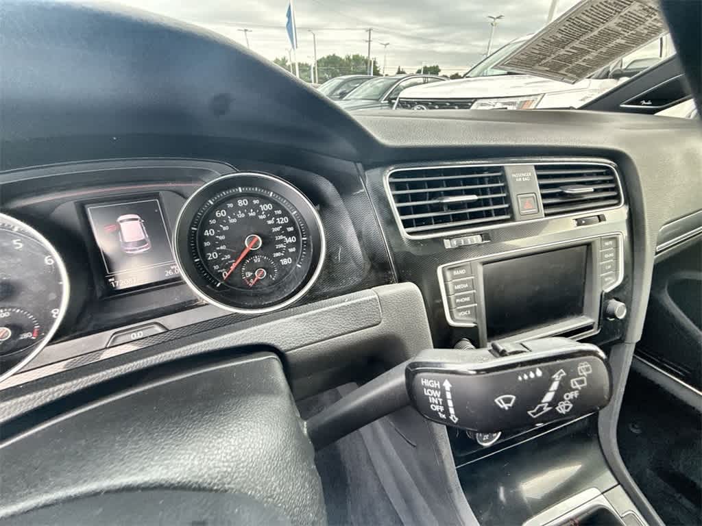 Thumbnail: 2016 Volkswagen Golf - 25