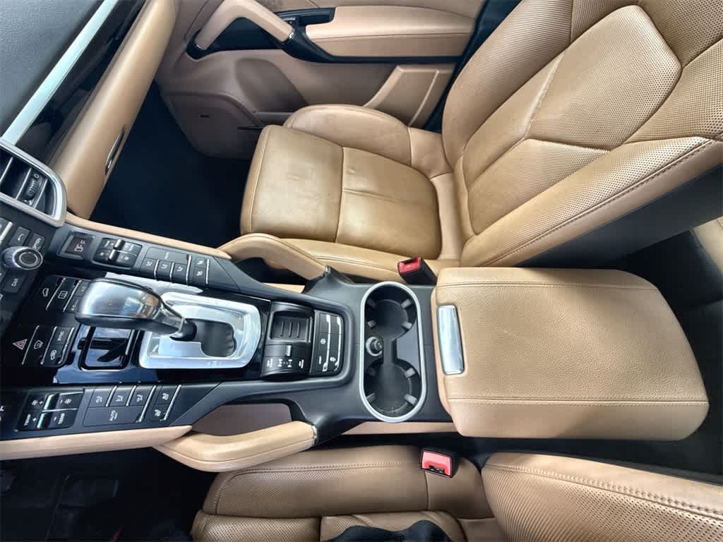 Thumbnail: 2016 Porsche Cayenne - 27