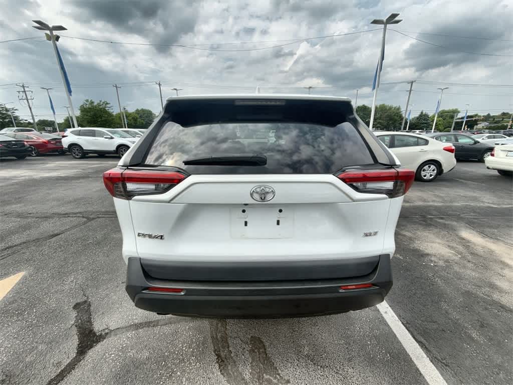2021 Toyota RAV4 XLE 12