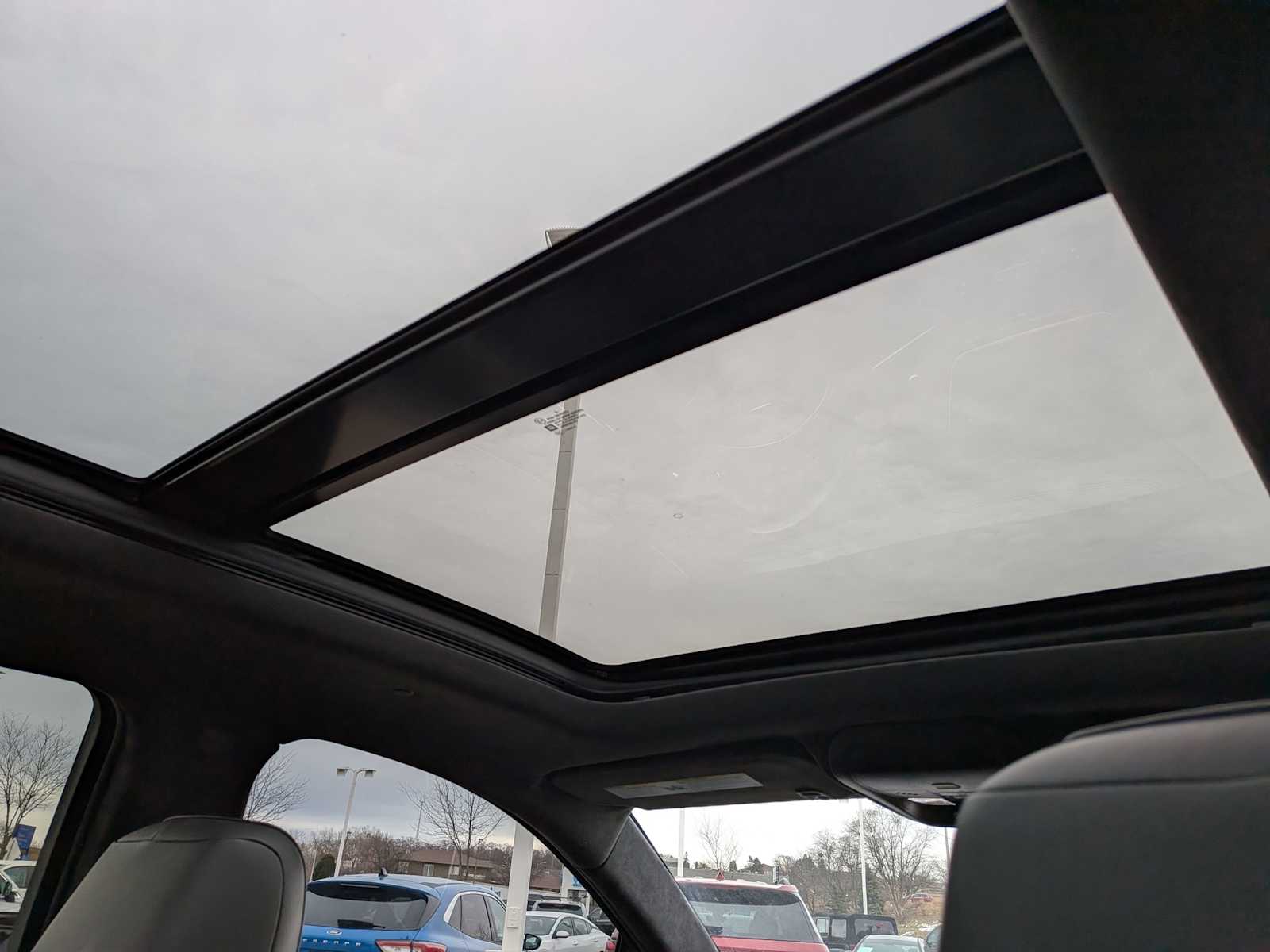 Thumbnail: 2017 Cadillac XT5 - 21