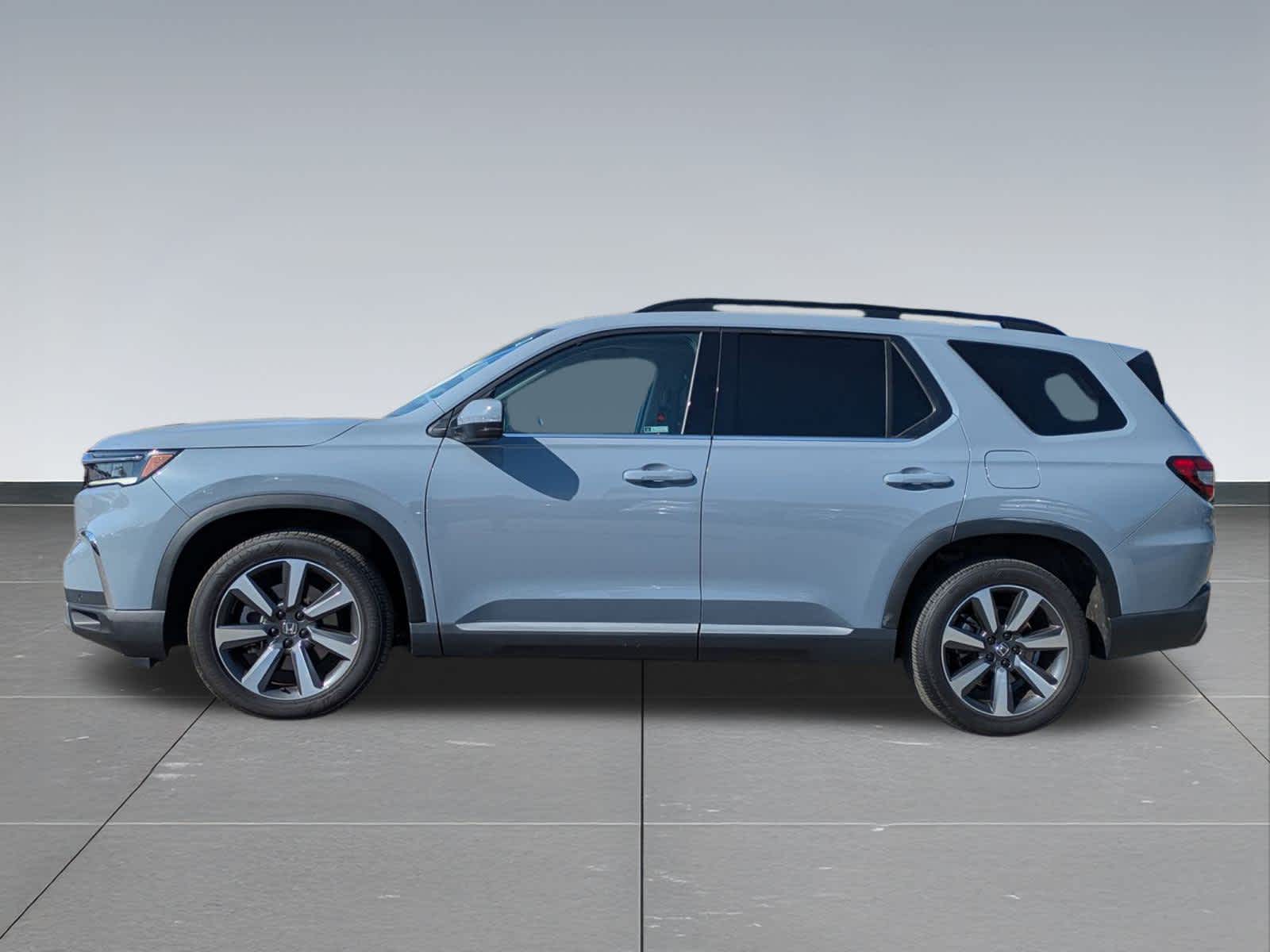 2023 Honda Pilot Touring photo 3