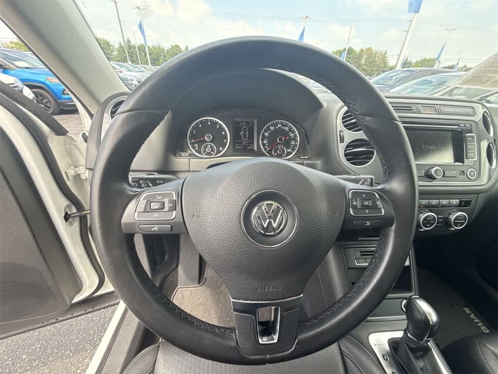 Thumbnail: 2014 Volkswagen Tiguan - 22