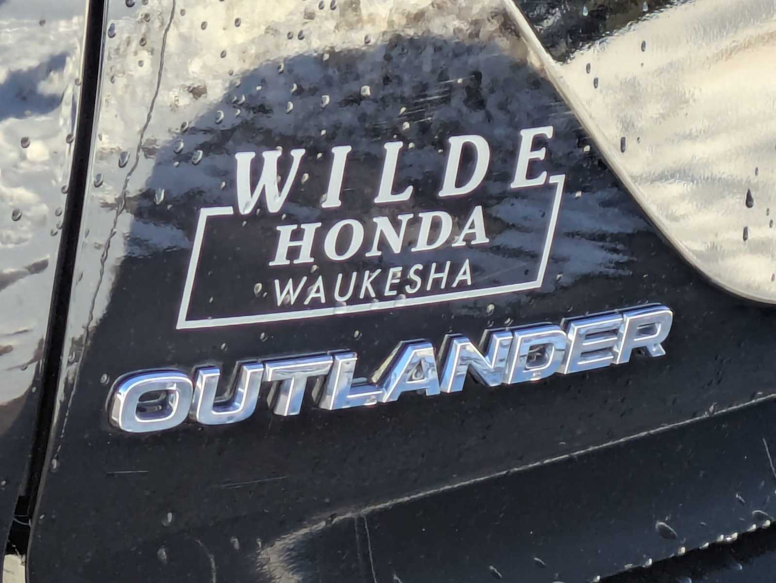 Thumbnail: 2023 Mitsubishi Outlander - 12