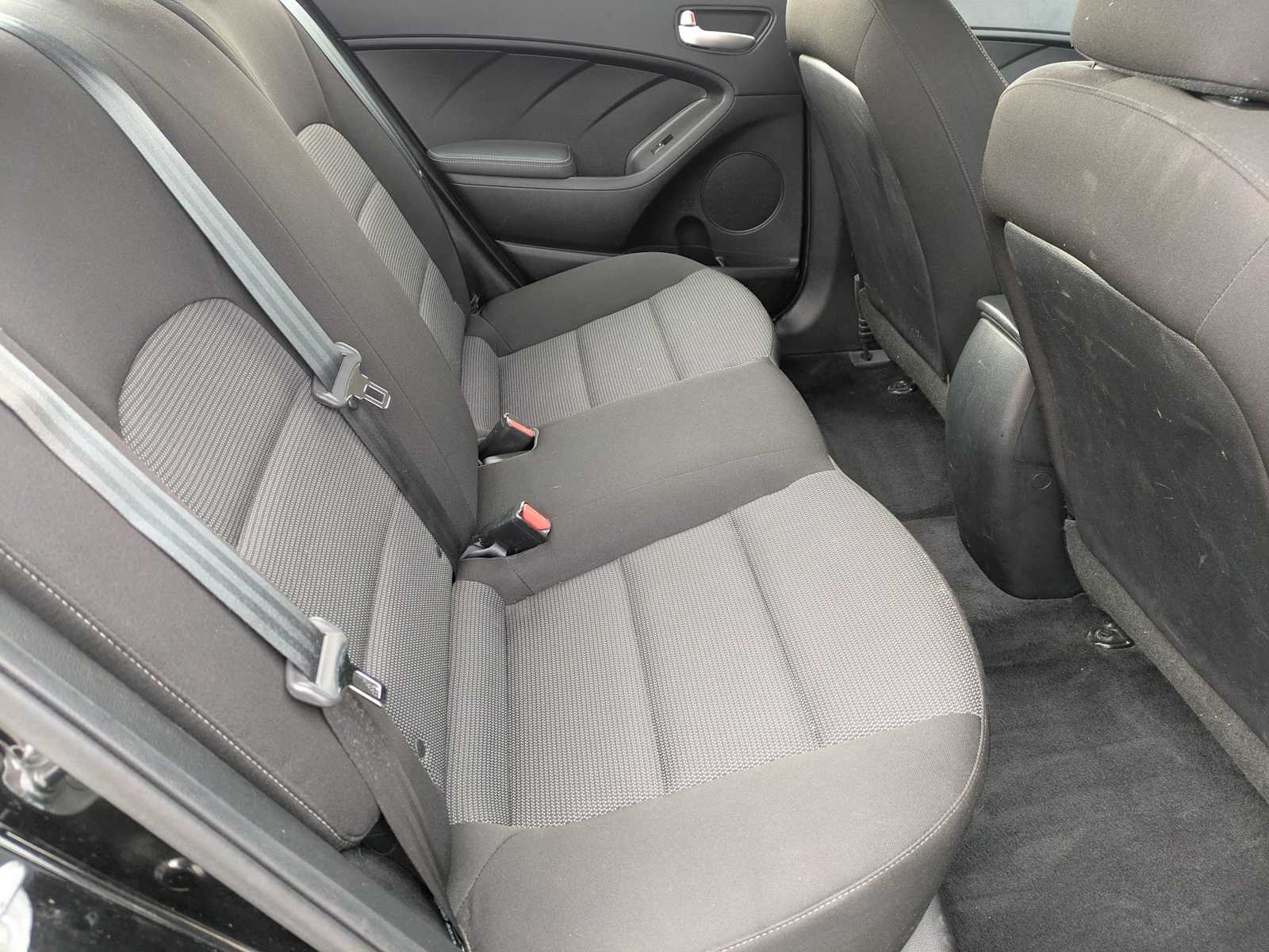 Thumbnail: 2017 Kia Forte - 20