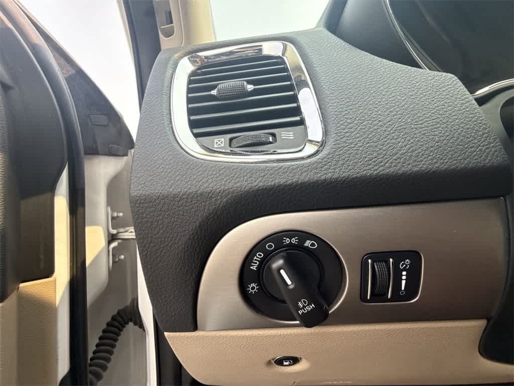 Thumbnail: 2015 Dodge Durango - 16