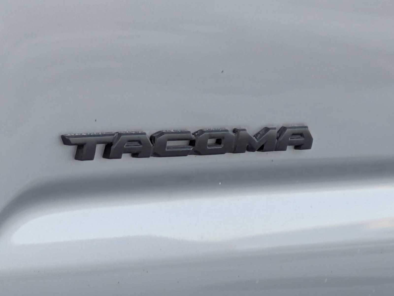 Thumbnail: 2020 Toyota Tacoma - 12