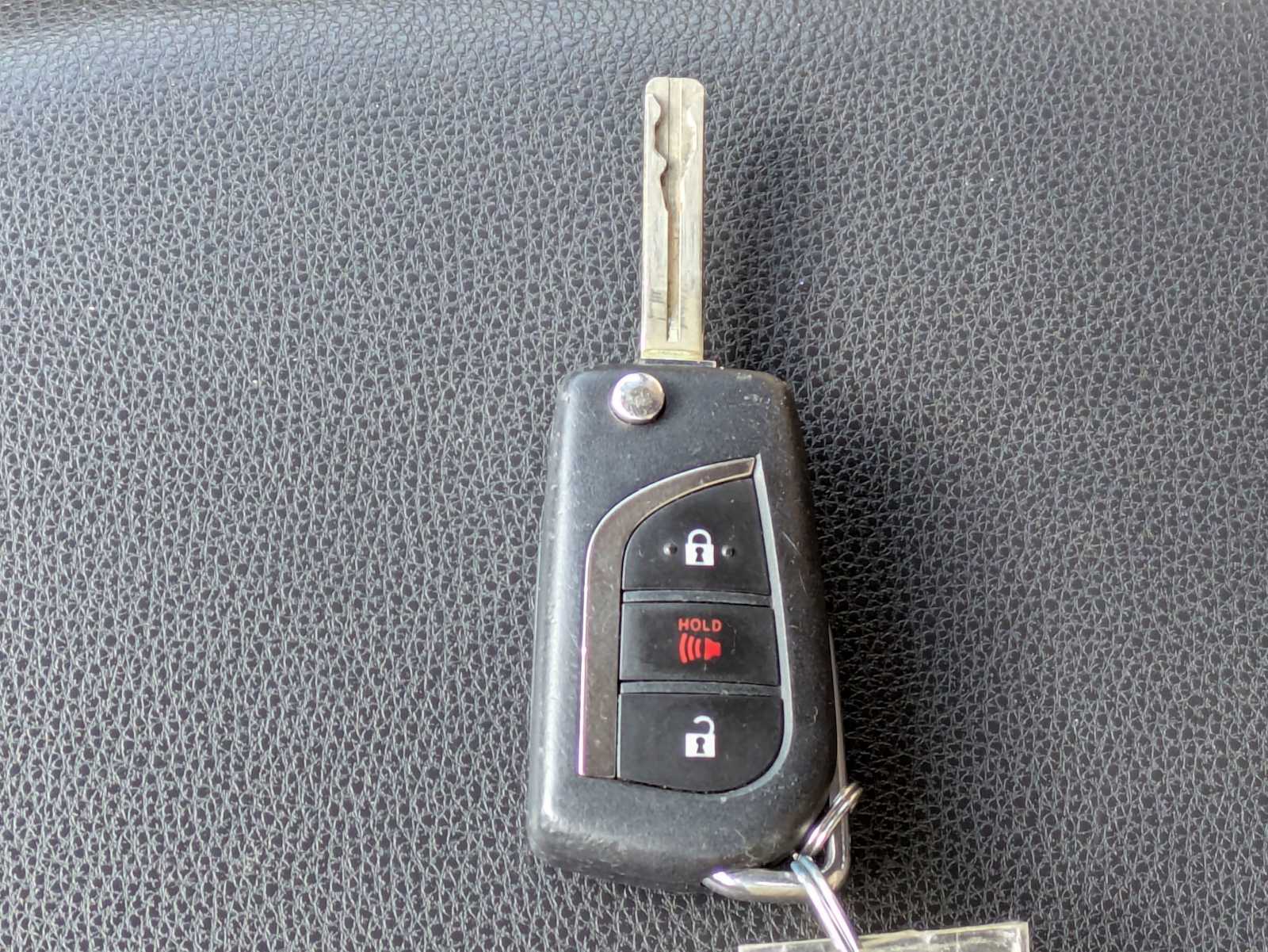 Thumbnail: 2020 Toyota RAV4 - 30