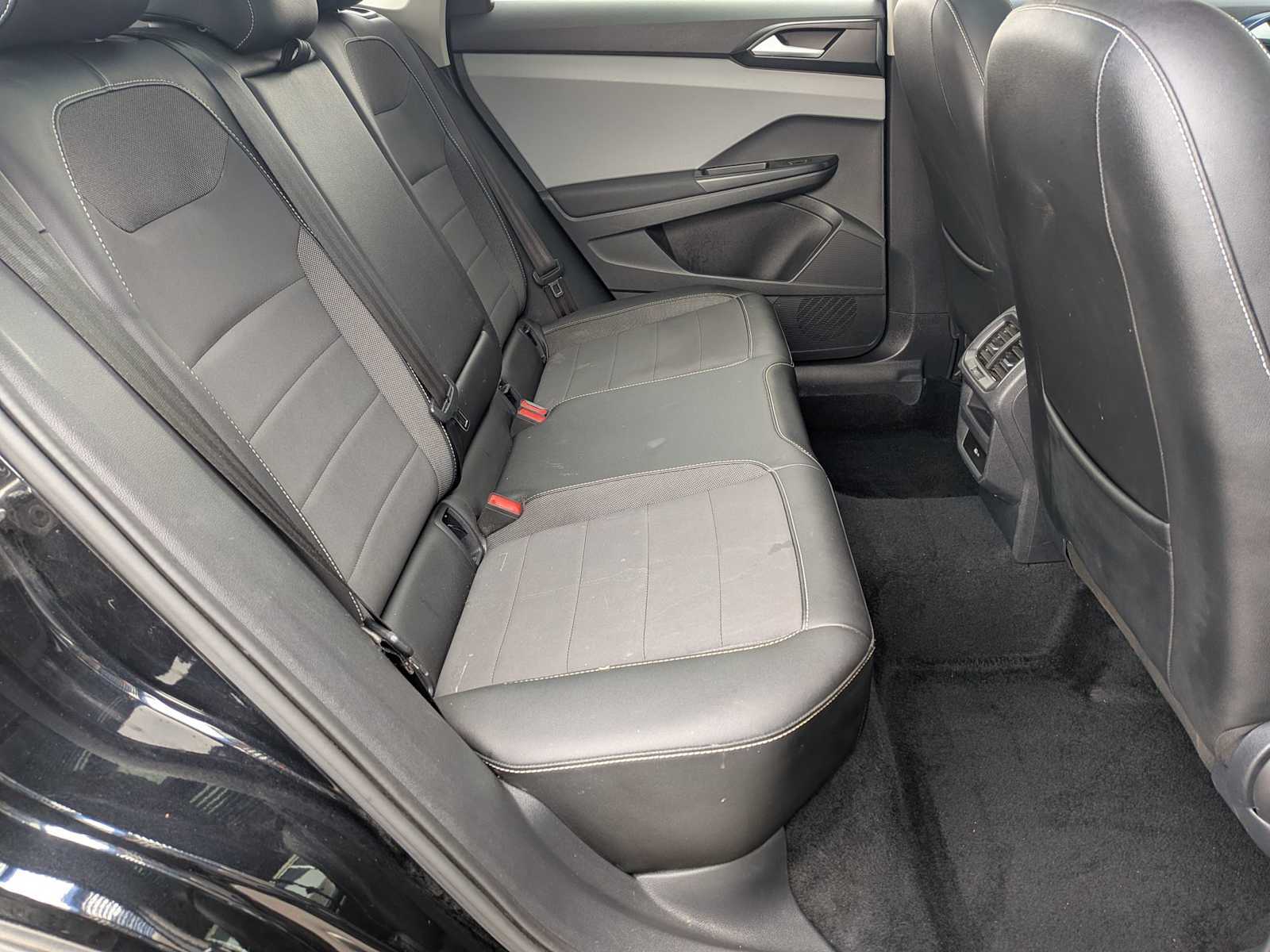 Thumbnail: 2022 Volkswagen Taos - 20