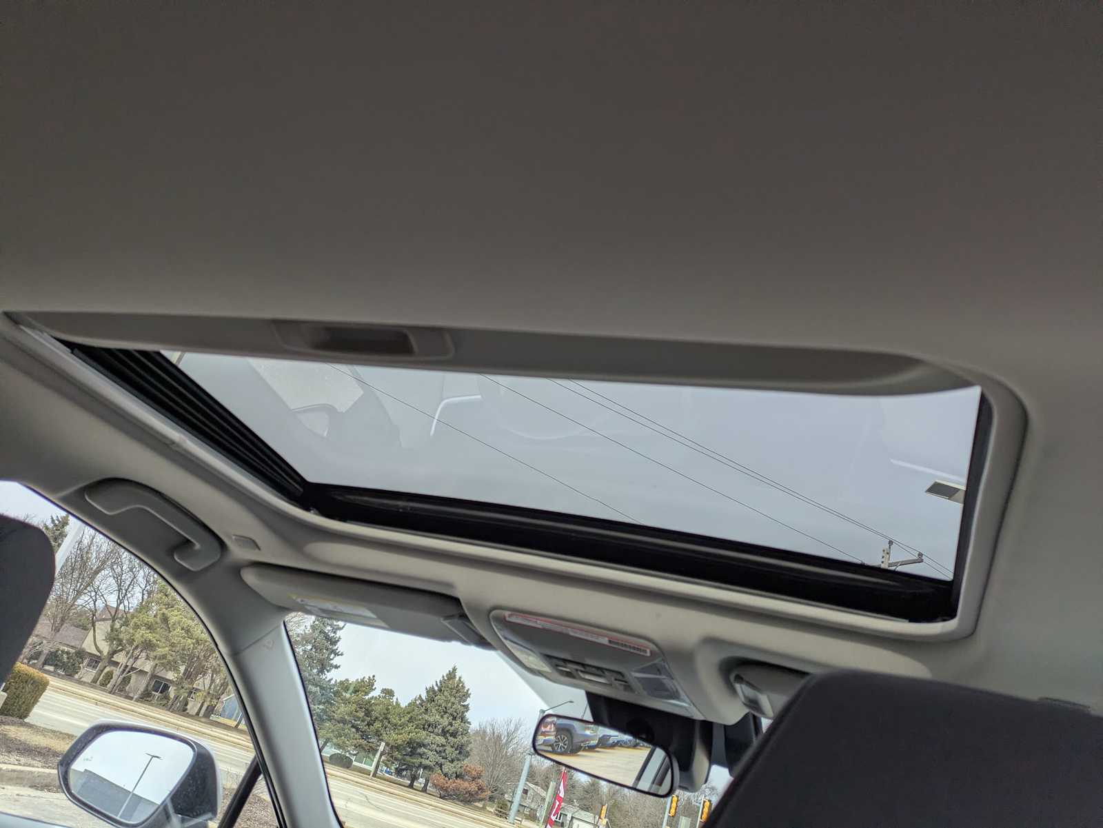 Thumbnail: 2023 Toyota RAV4 - 21