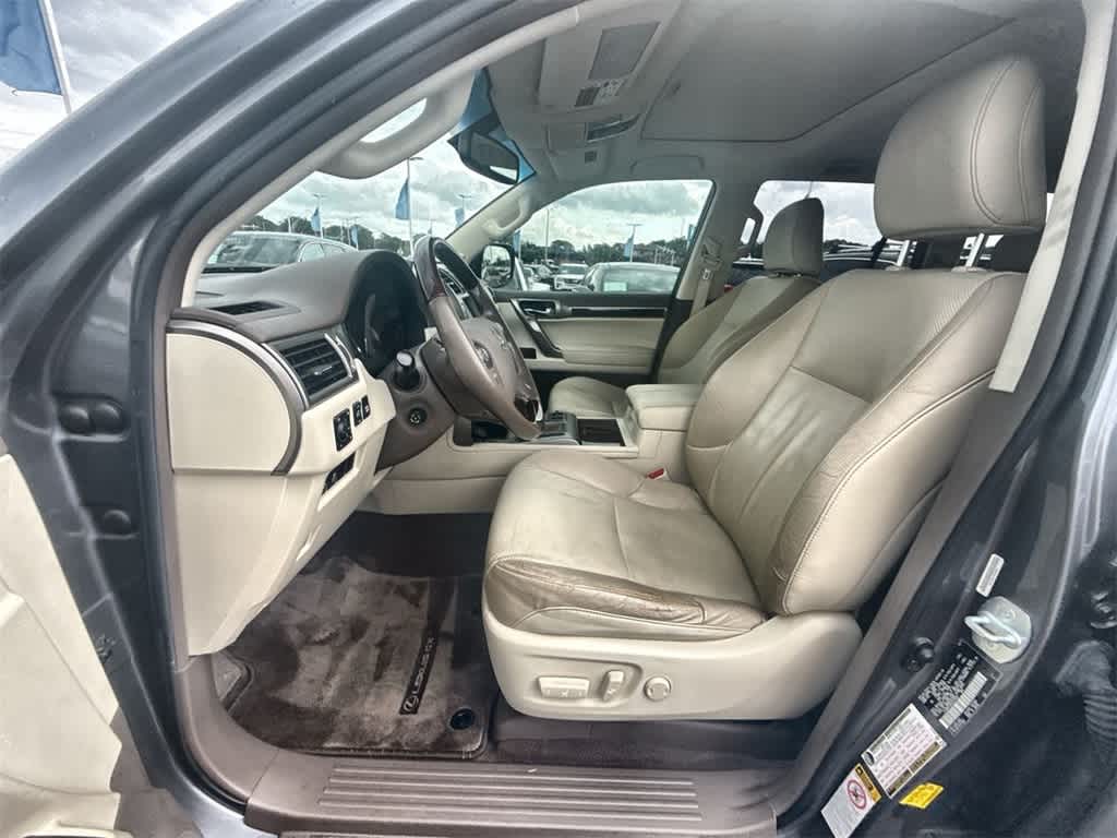 Thumbnail: 2016 Lexus GX - 2
