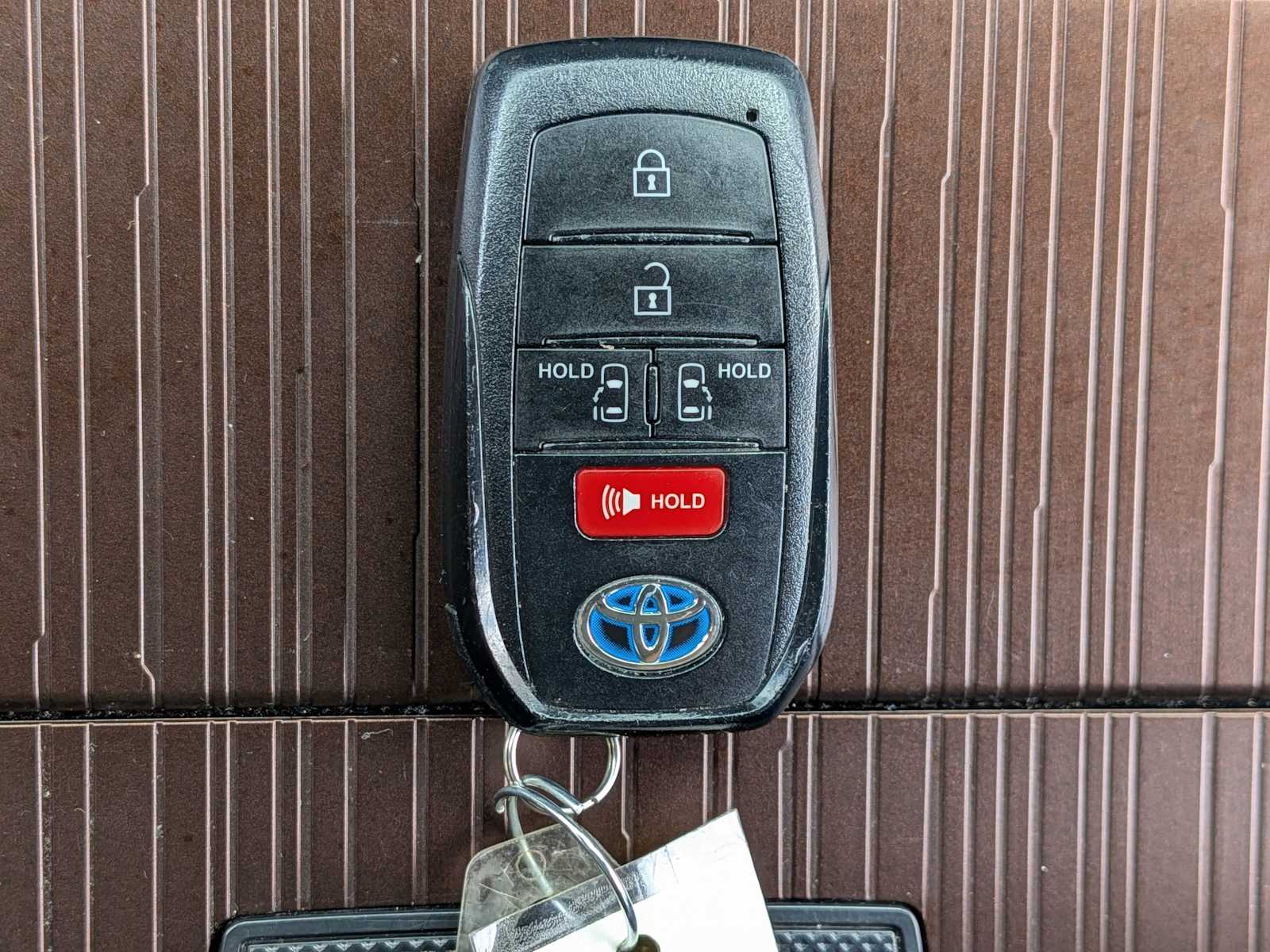 Thumbnail: 2021 Toyota Sienna - 31