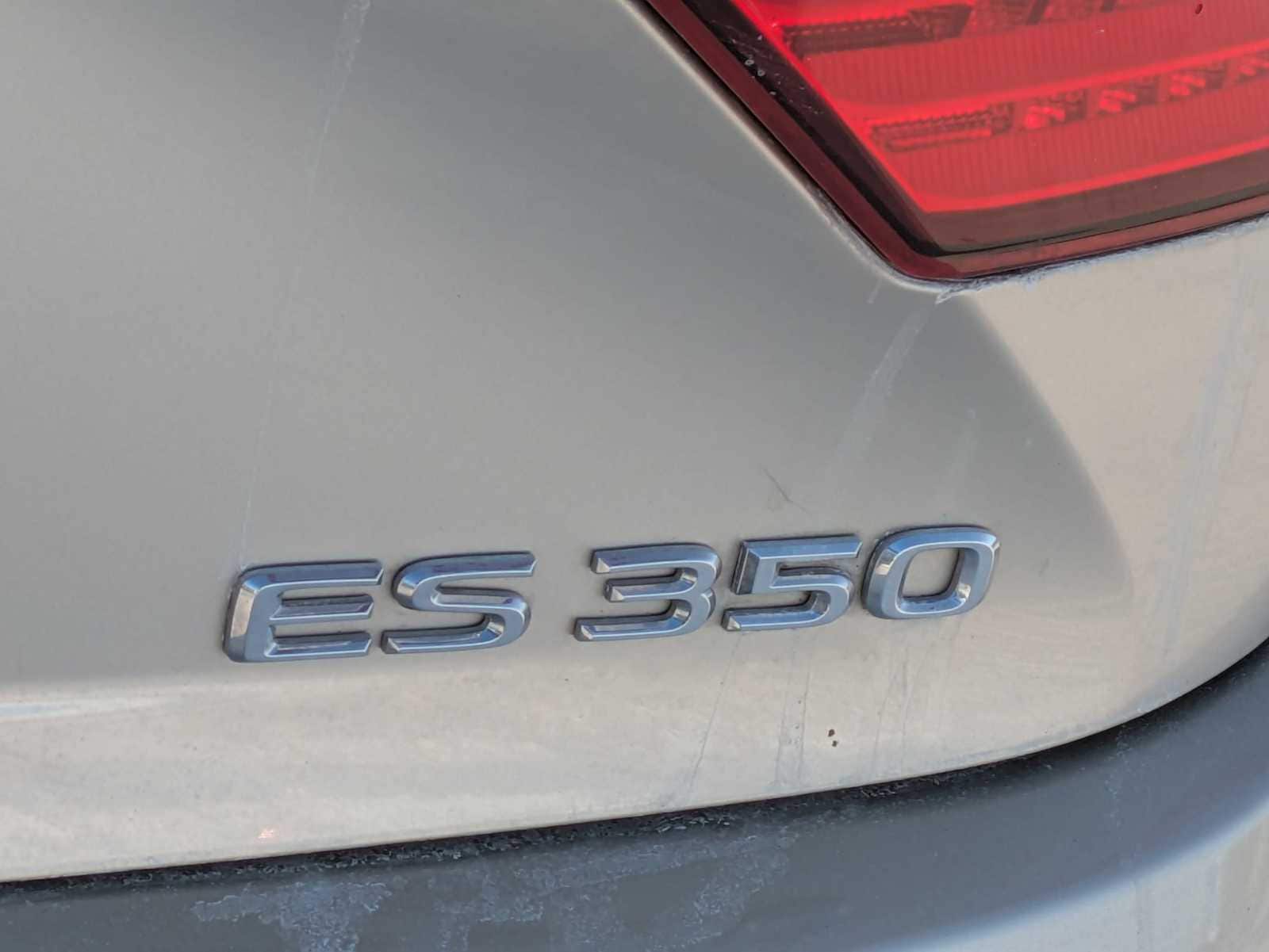 Thumbnail: 2013 Lexus ES - 12