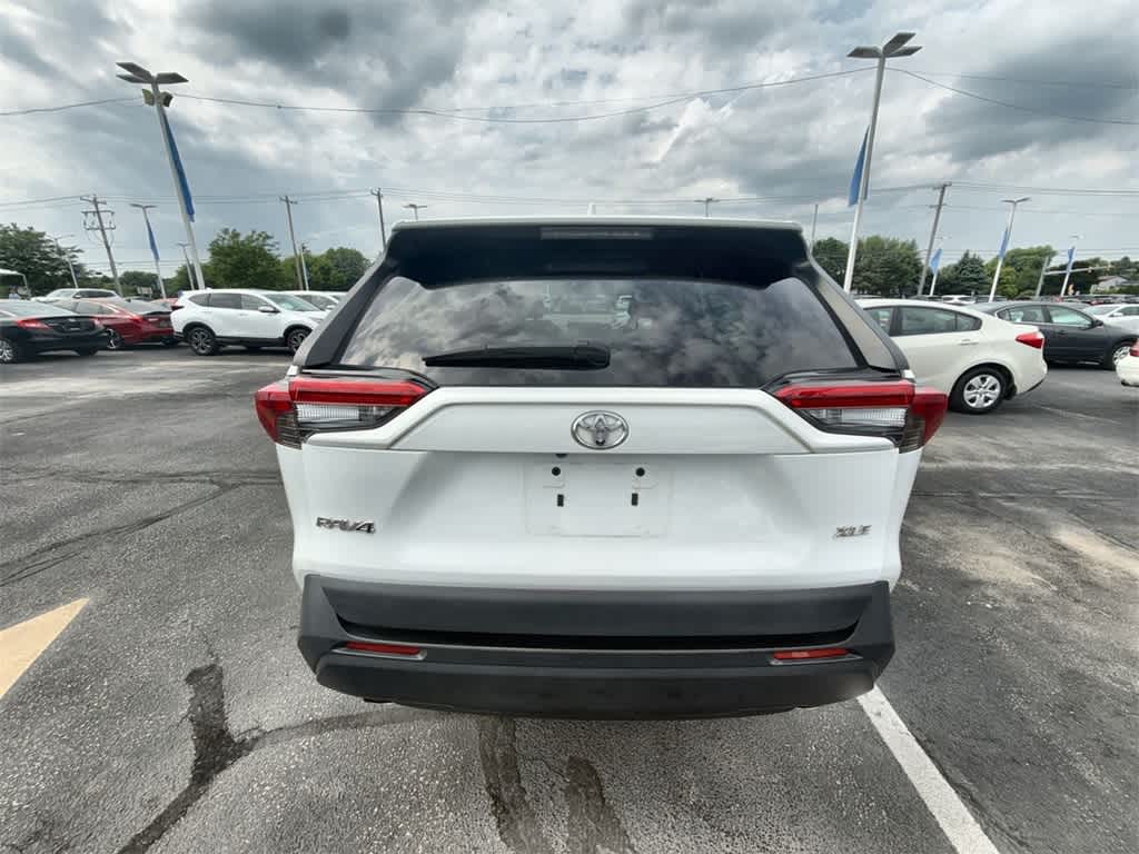 2021 Toyota RAV4 XLE 11