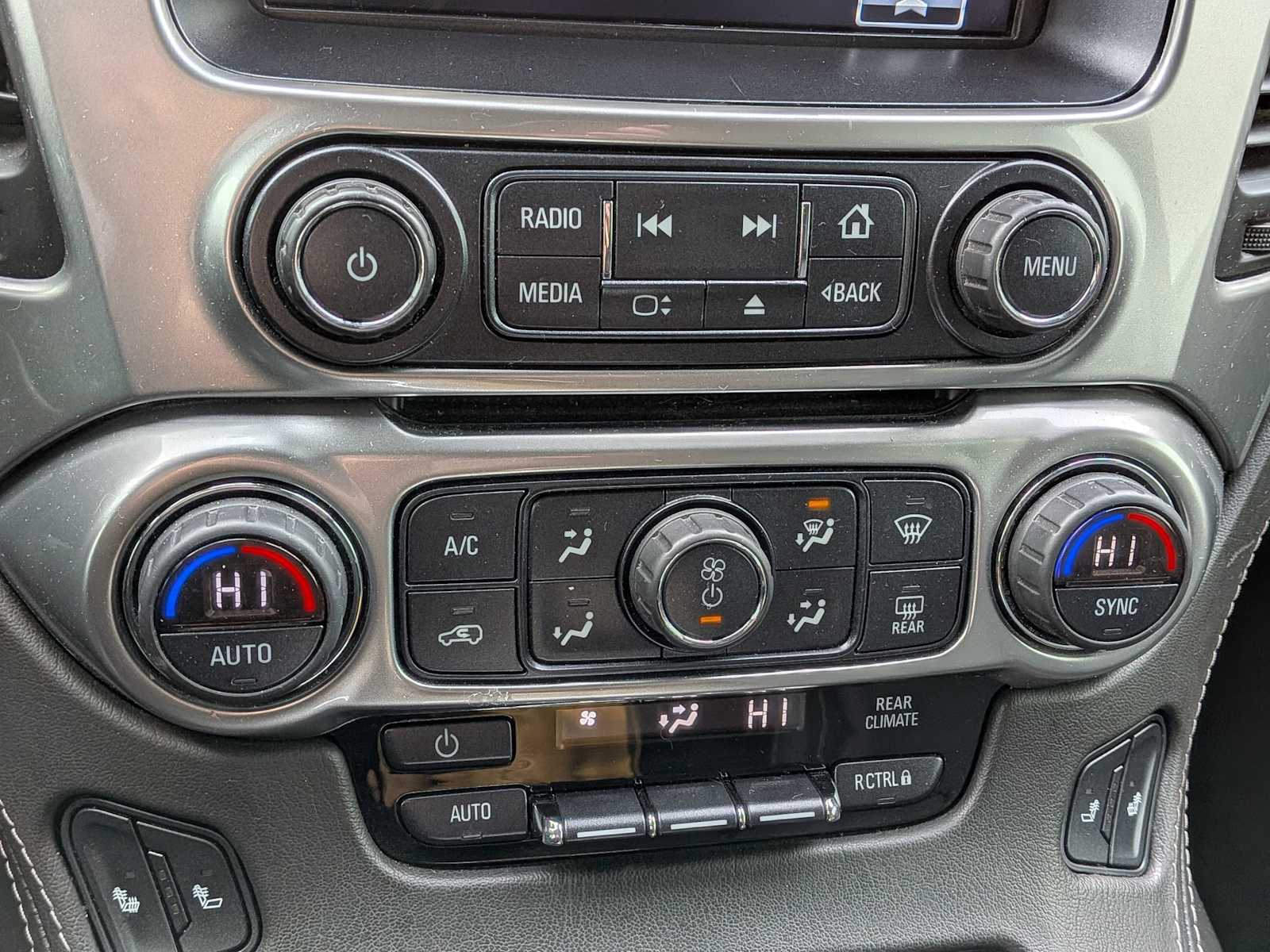 Thumbnail: 2020 Chevrolet Tahoe - 28