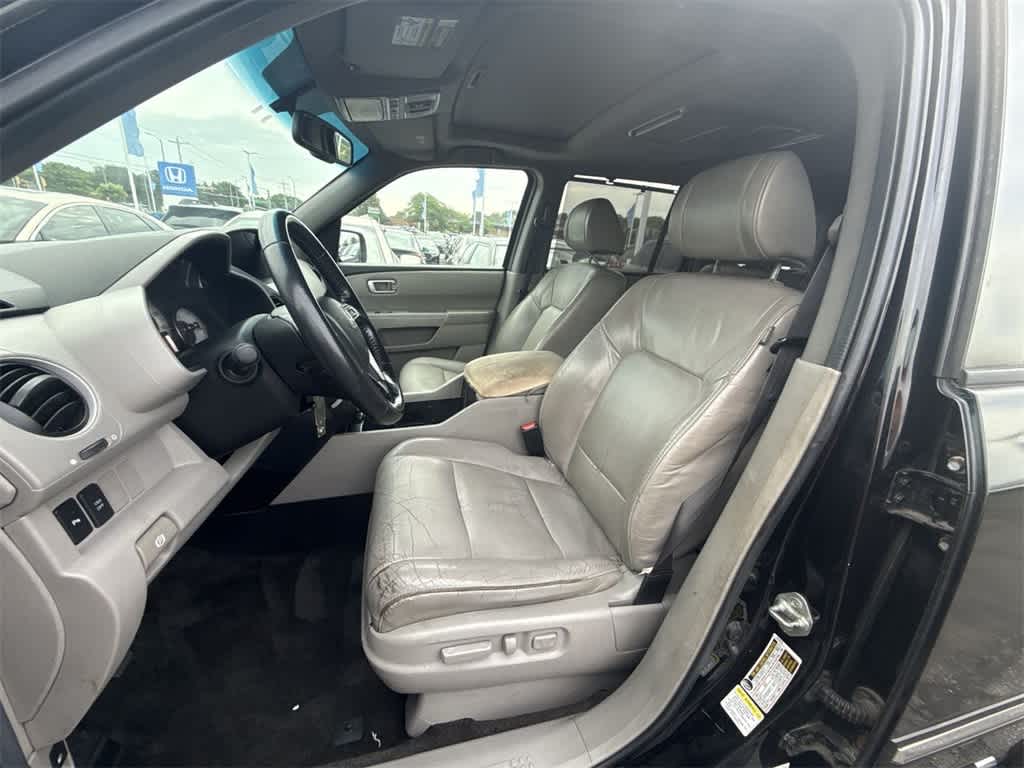 Thumbnail: 2011 Honda Pilot - 15