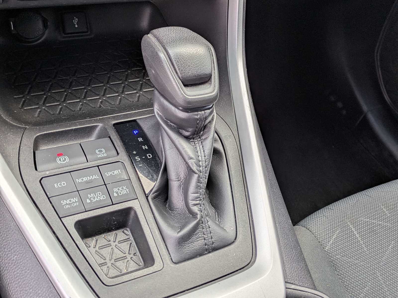 Thumbnail: 2020 Toyota RAV4 - 30