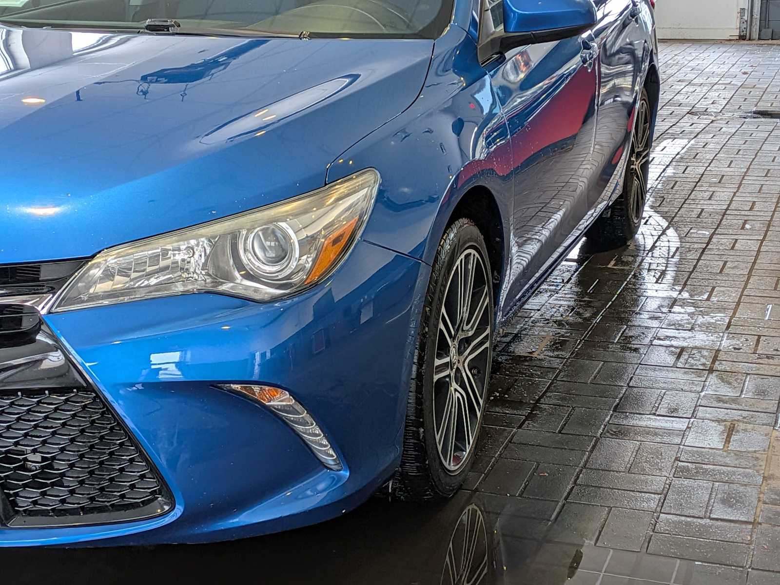 Thumbnail: 2016 Toyota Camry - 9