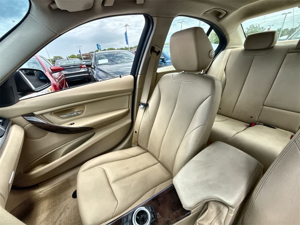 Thumbnail: 2016 BMW 3 Series - 20
