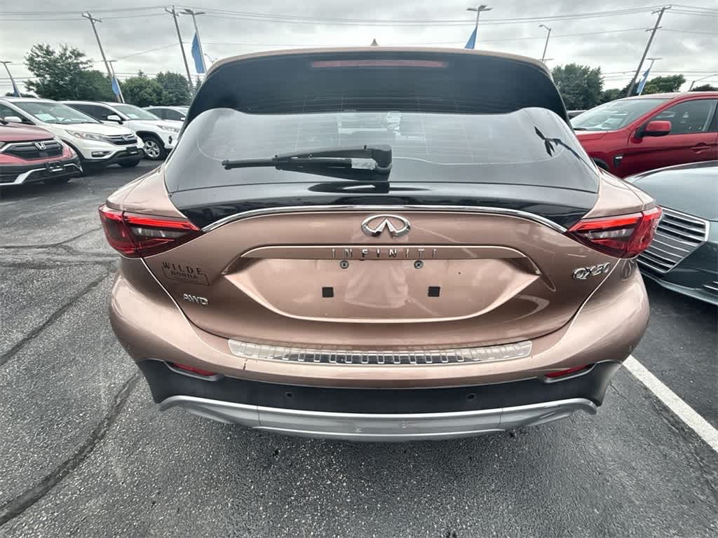 Thumbnail: 2018 INFINITI QX30 - 12