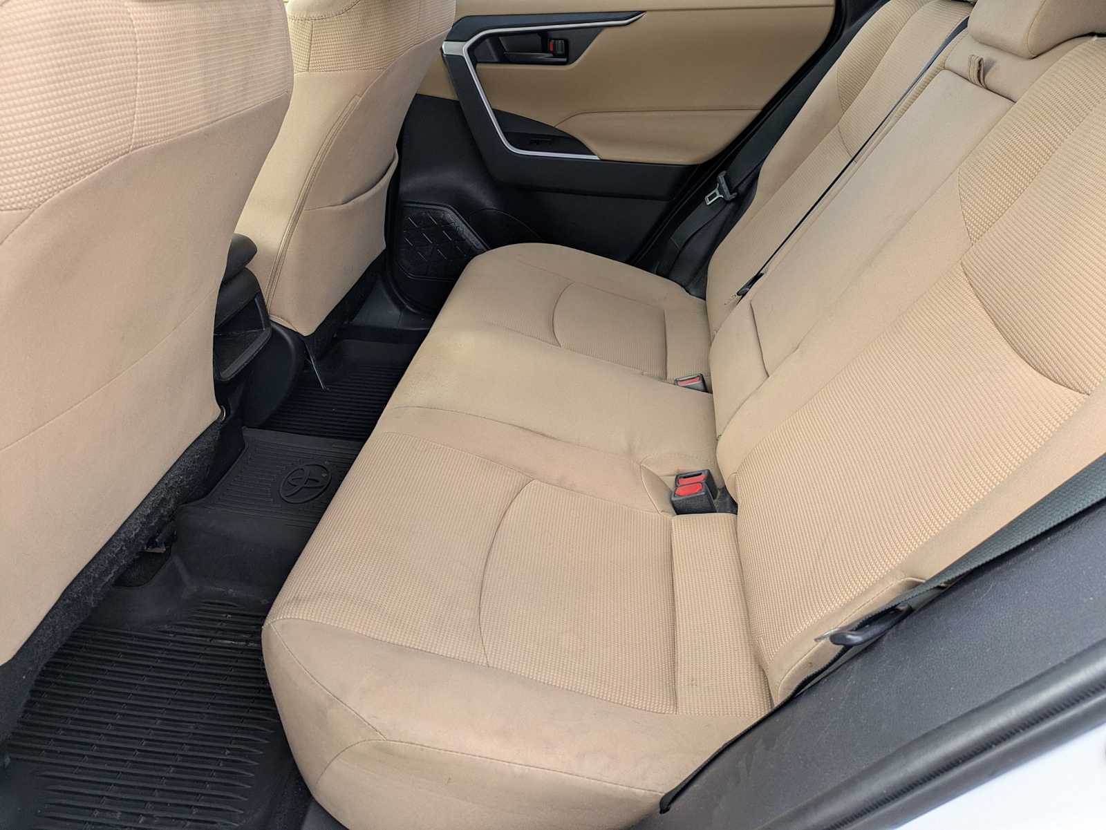 Thumbnail: 2020 Toyota RAV4 - 17