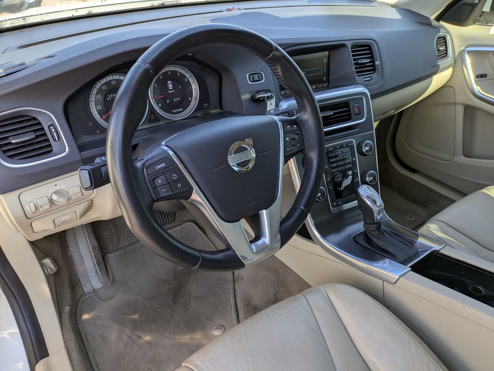 2013 Volvo S60 T5 photo 2