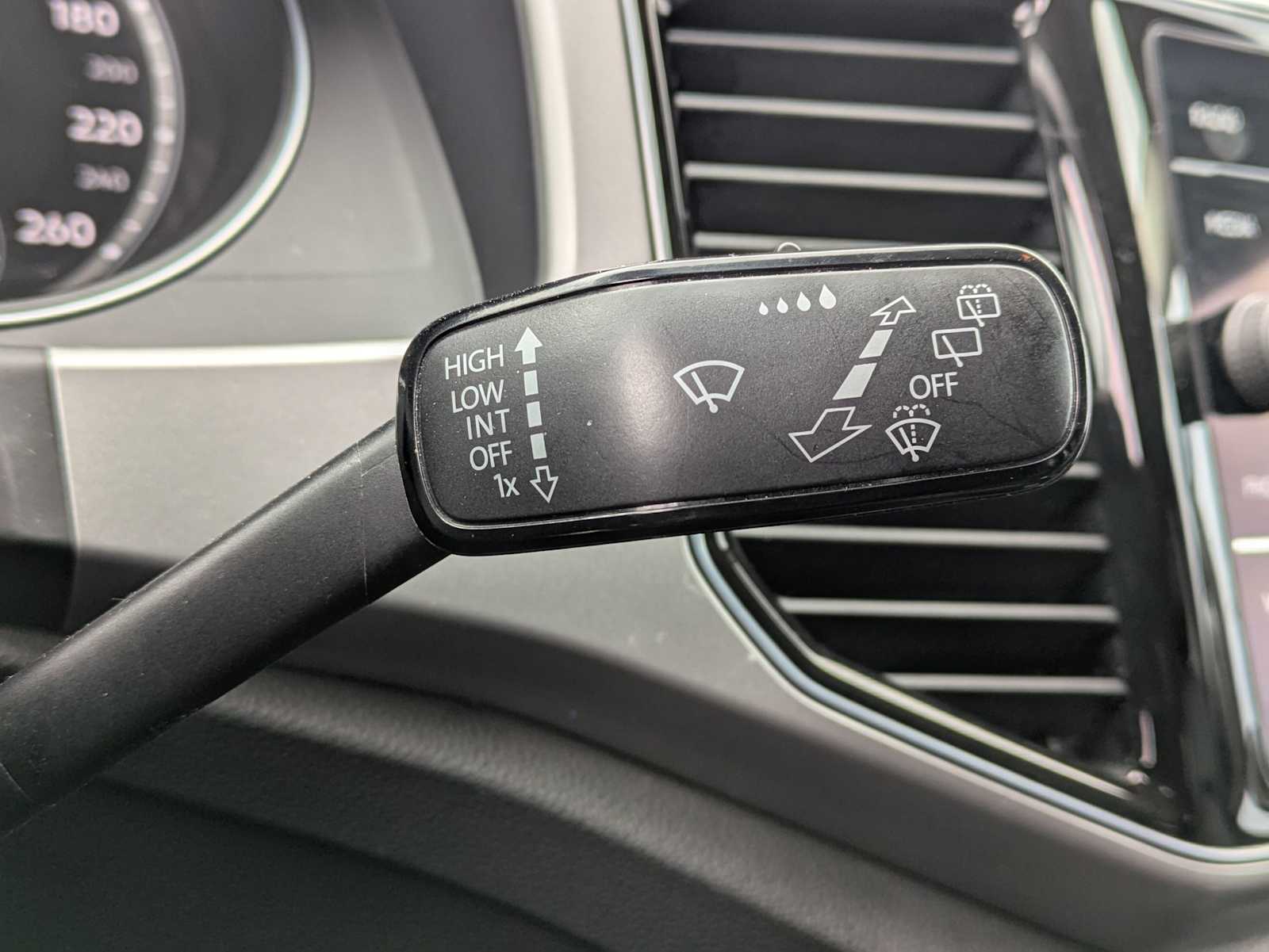 Thumbnail: 2018 Volkswagen Atlas - 25