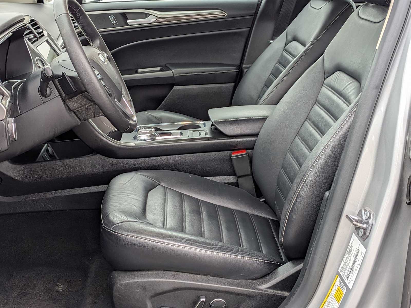 Thumbnail: 2017 Ford Fusion - 16