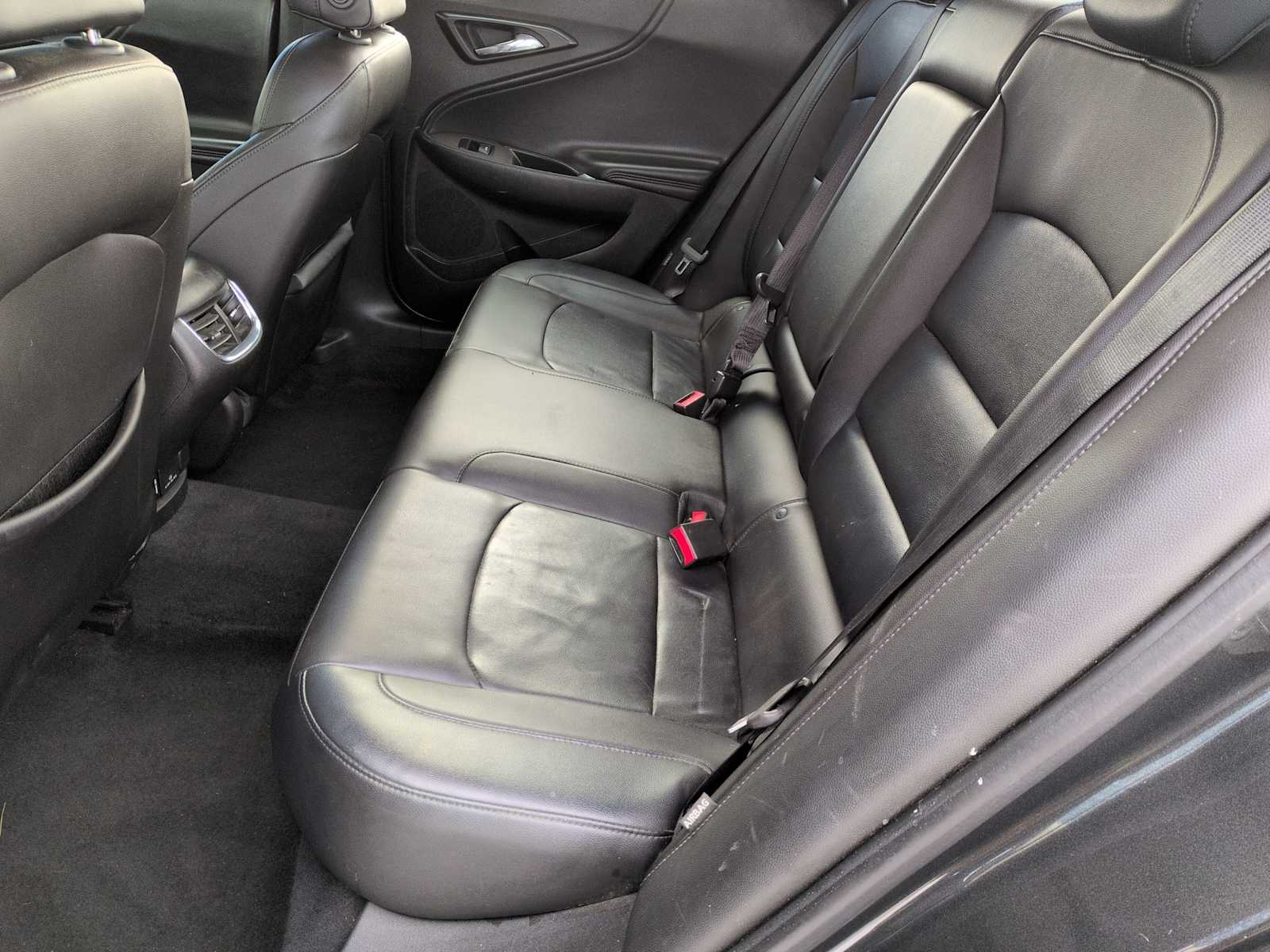 Thumbnail: 2016 Chevrolet Malibu - 18