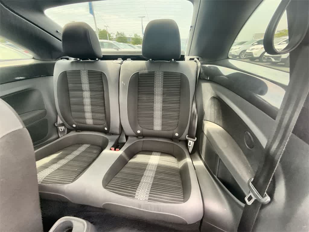 2012 Volkswagen Beetle  18