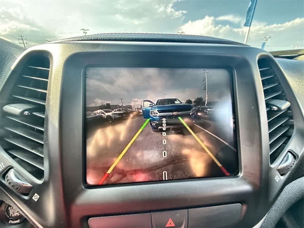 Thumbnail: 2015 Jeep Cherokee - 28