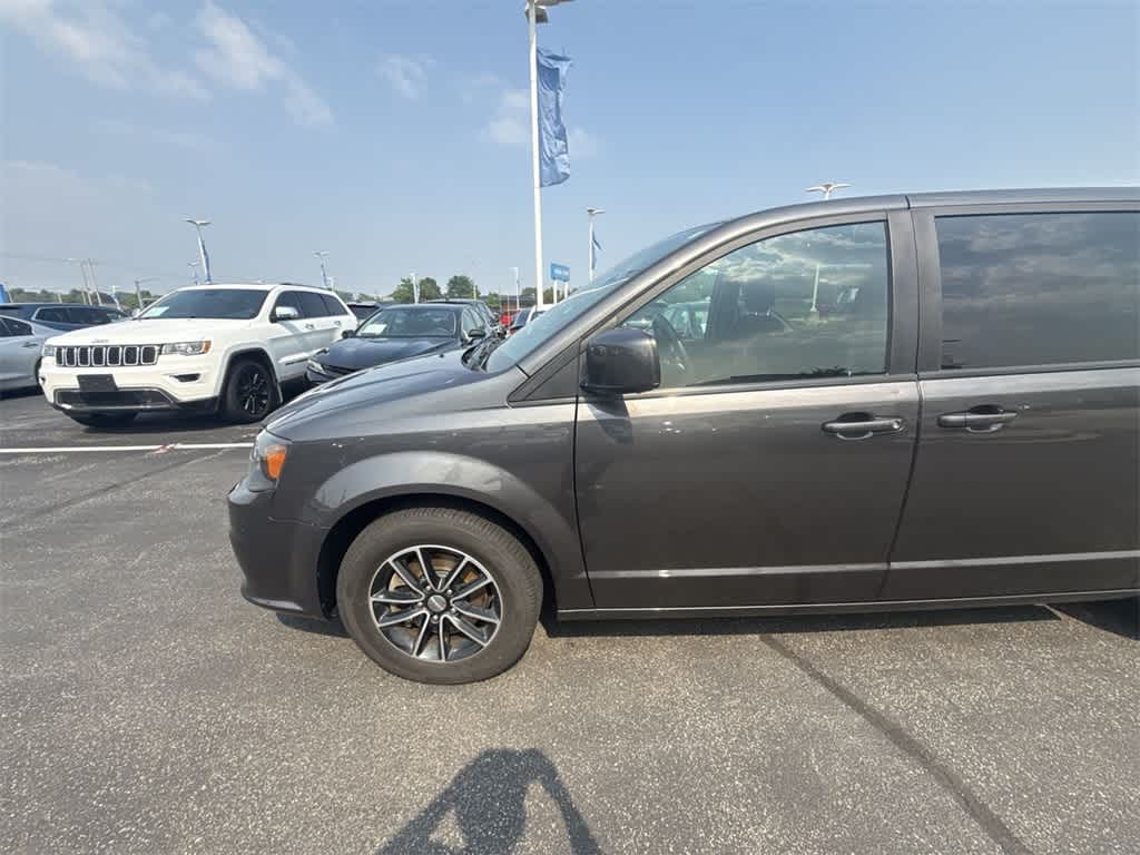 Thumbnail: 2018 Dodge Grand Caravan - 3