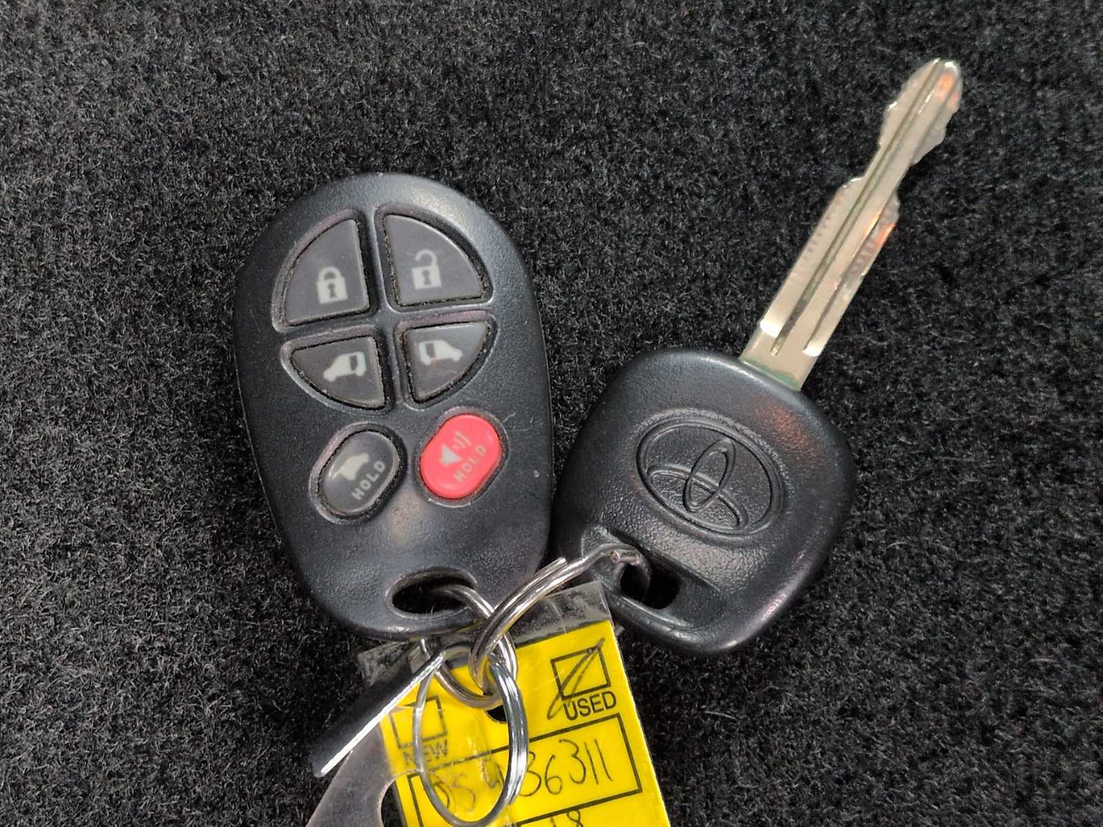 Thumbnail: 2018 Toyota Sienna - 31