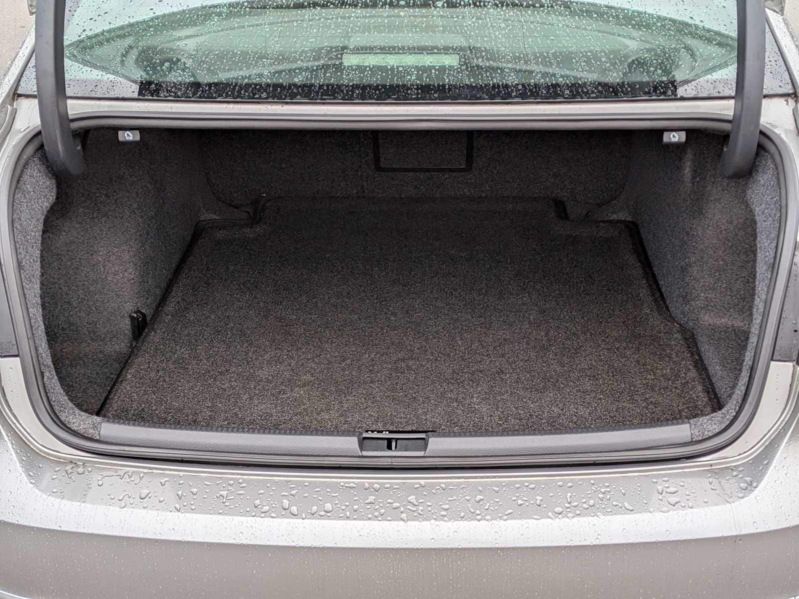 Thumbnail: 2013 Volkswagen Passat - 33