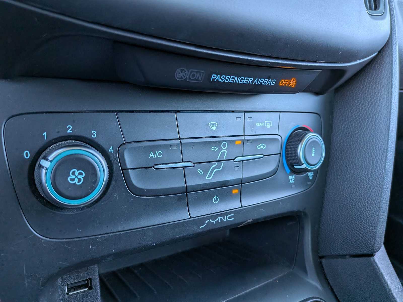 Thumbnail: 2016 Ford Focus - 28