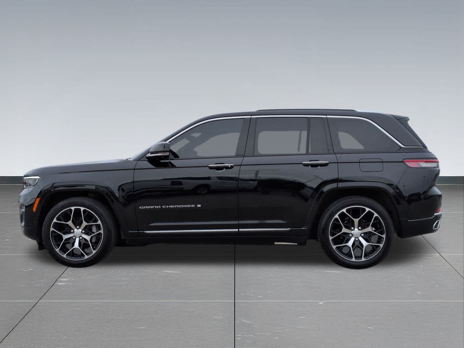 Thumbnail: 2023 Jeep Grand Cherokee - 3