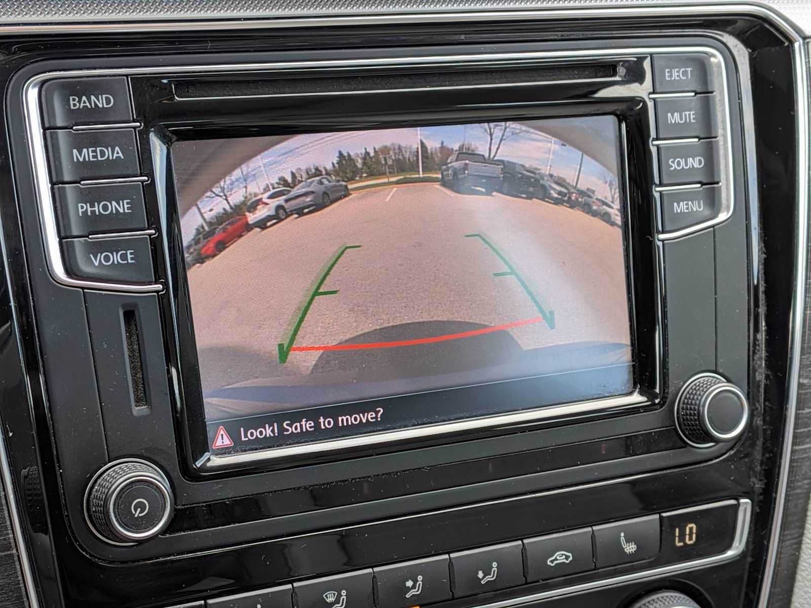 Thumbnail: 2016 Volkswagen Passat - 30