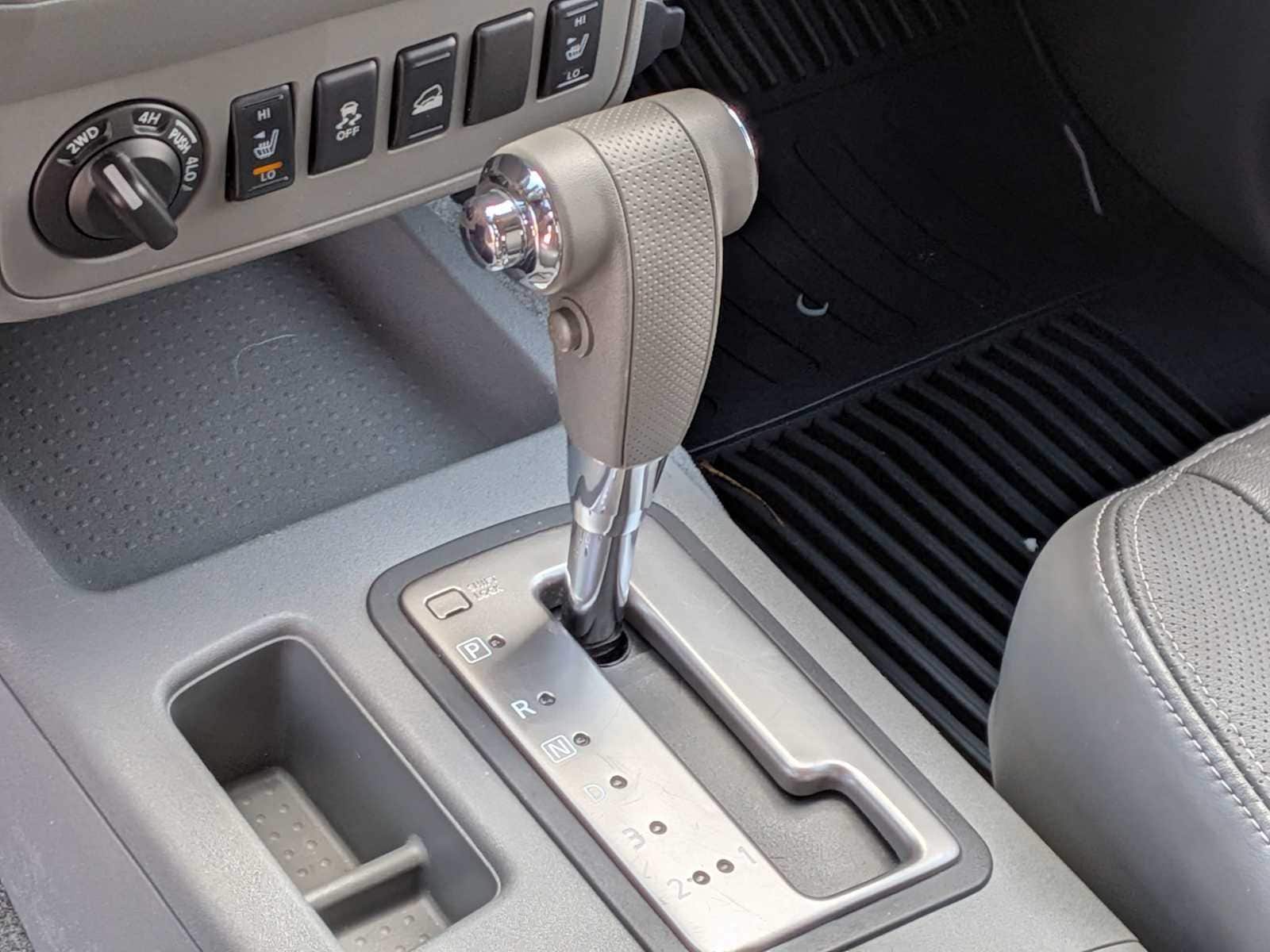 Thumbnail: 2012 Nissan Frontier - 28