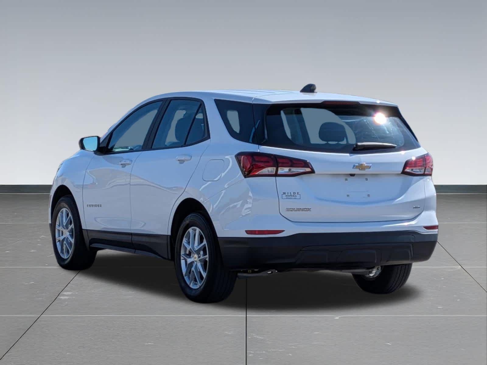 Thumbnail: 2022 Chevrolet Equinox - 2