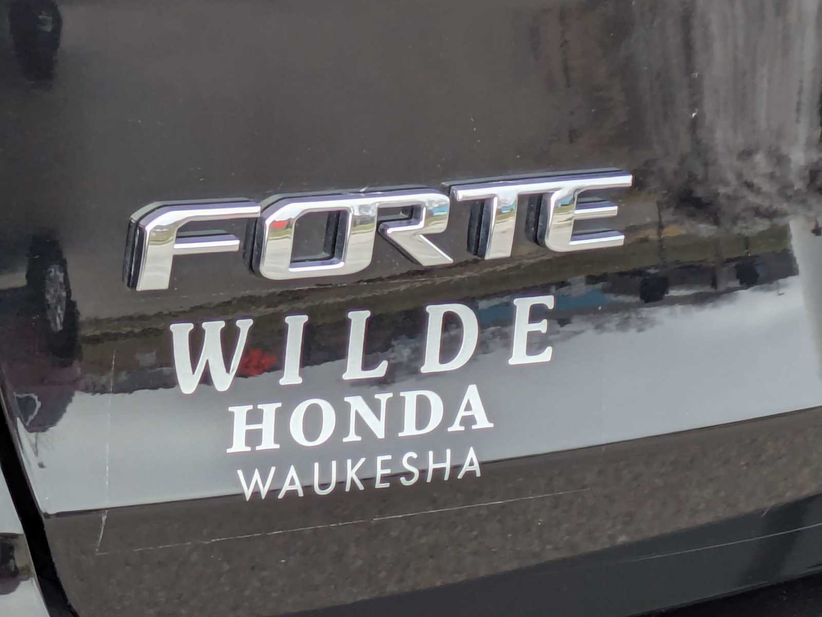 Thumbnail: 2017 Kia Forte - 4