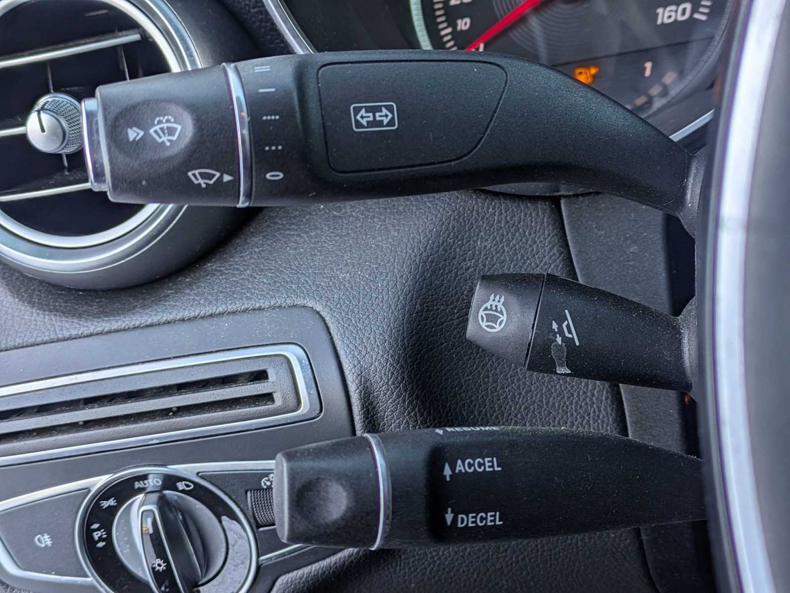 Thumbnail: 2016 Mercedes-Benz C-Class - 23