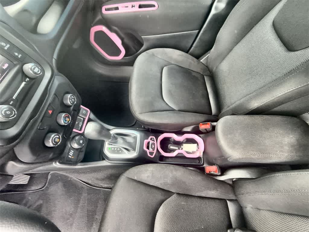 Thumbnail: 2019 Jeep Renegade - 26