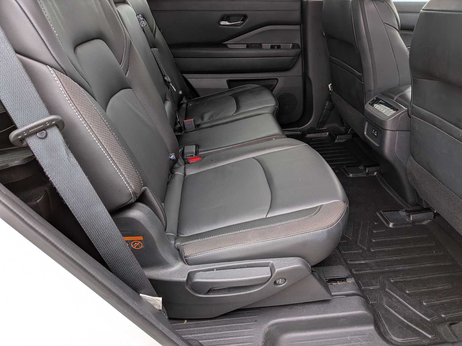 Thumbnail: 2023 Nissan Pathfinder - 19