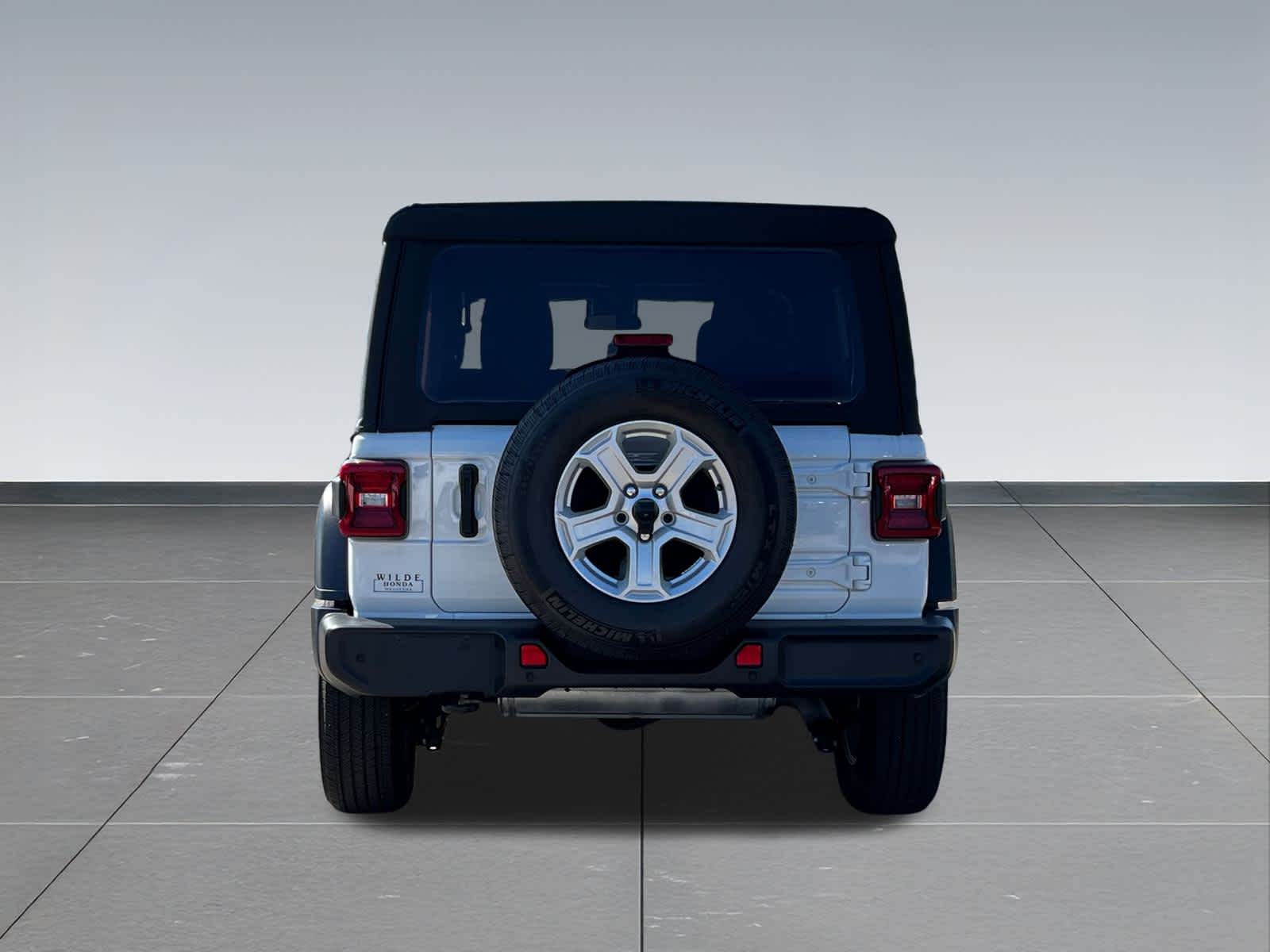 Thumbnail: 2021 Jeep Wrangler - 5