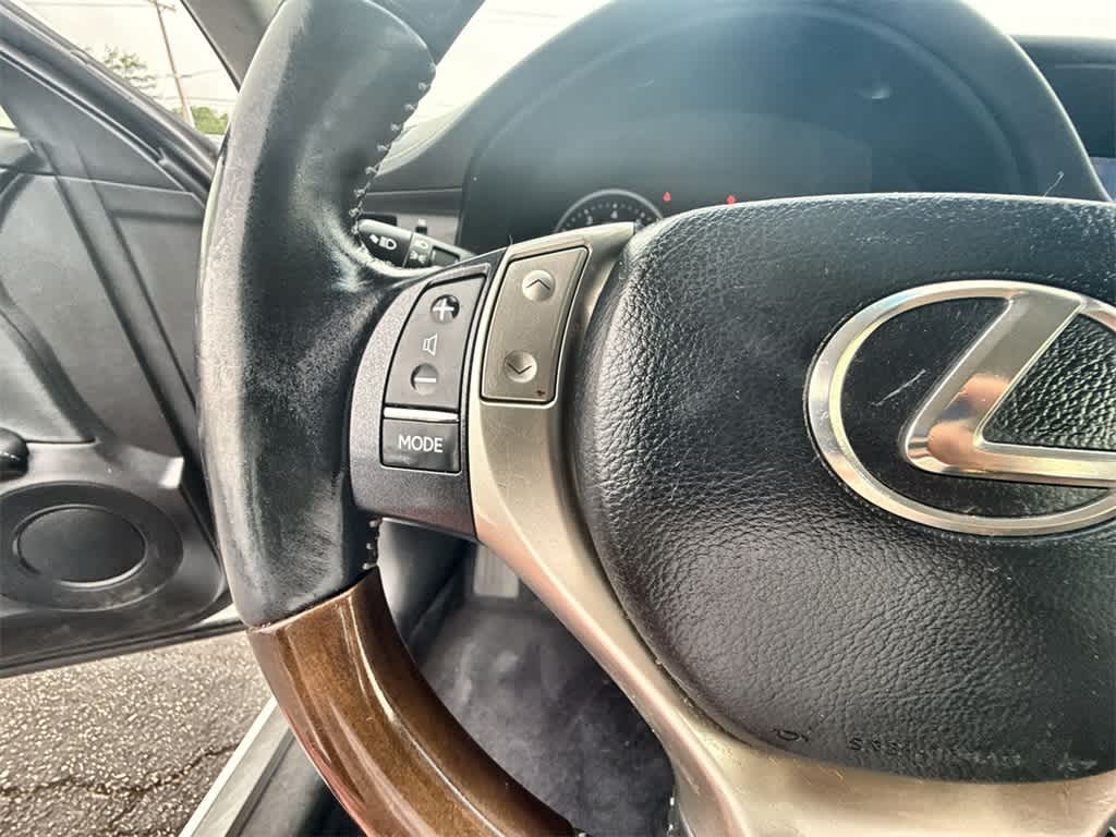Thumbnail: 2013 Lexus ES - 22