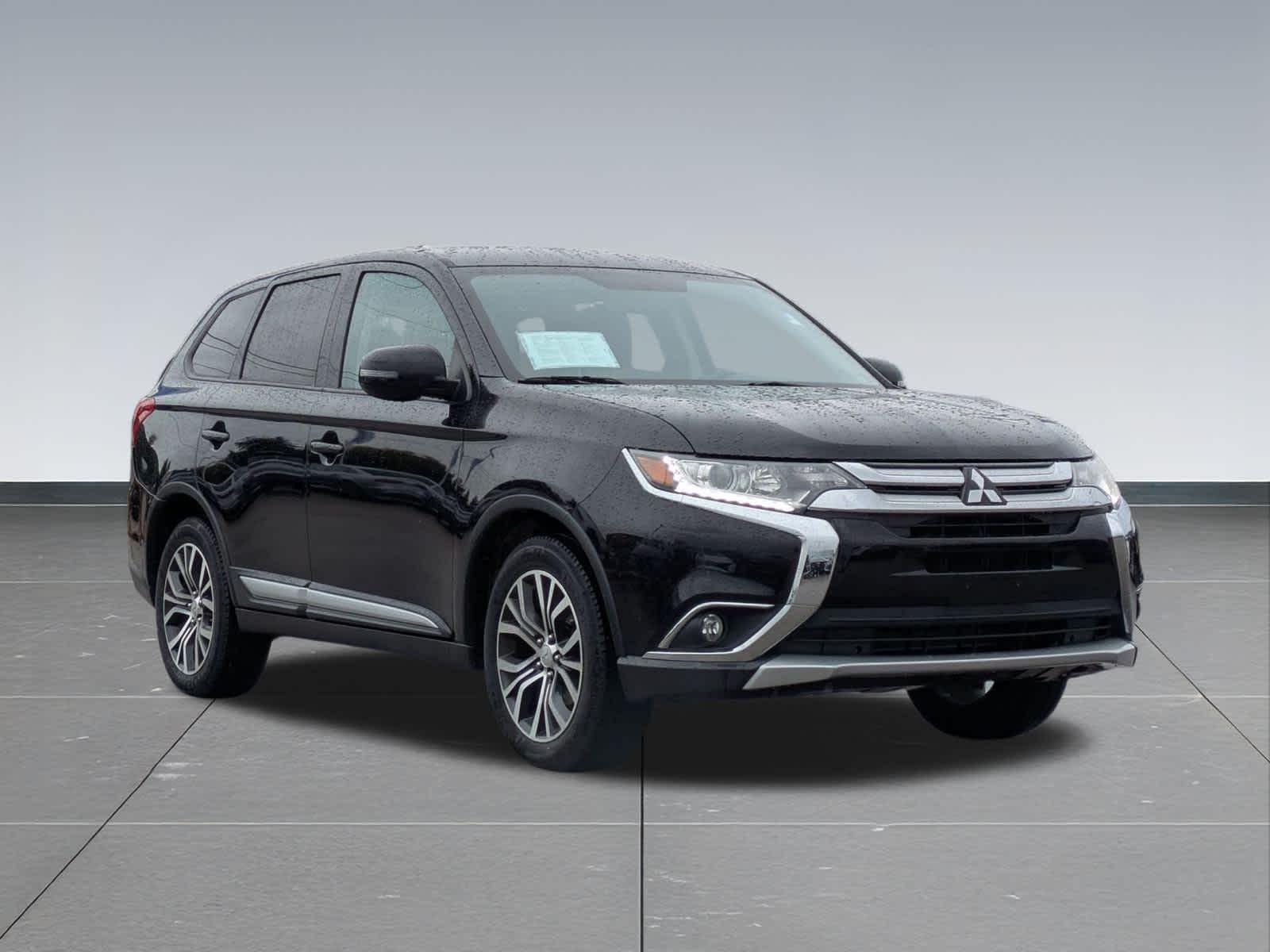 Thumbnail: 2017 Mitsubishi Outlander - 5